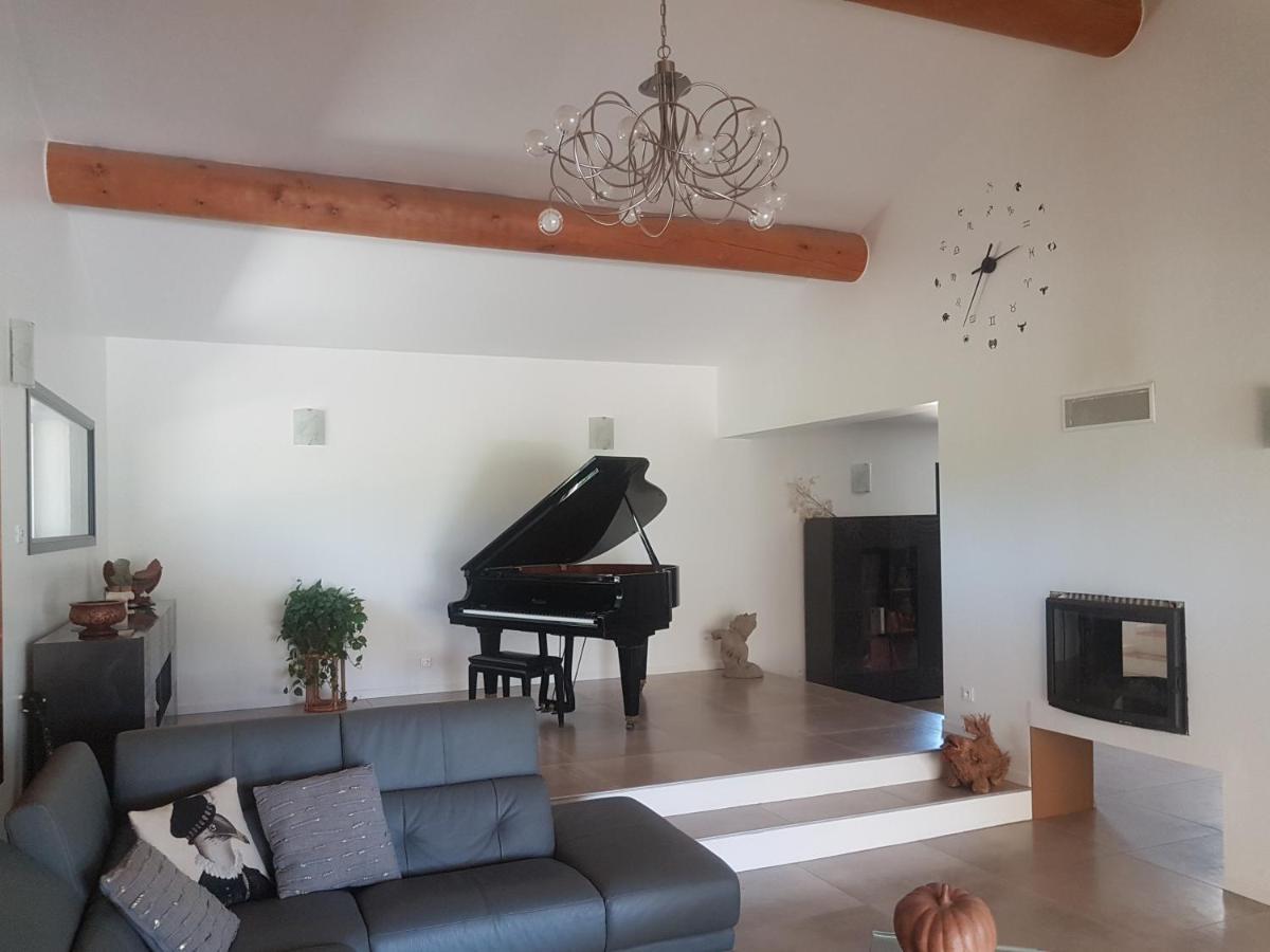 Mas Des Fugueyrolles Bed & Breakfast Cavaillon Eksteriør bilde